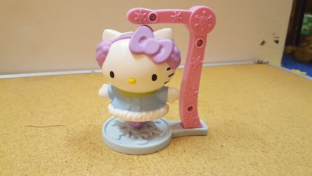 Spinning winter Hello Kitty