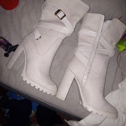 White Woman's 6.5 Boots