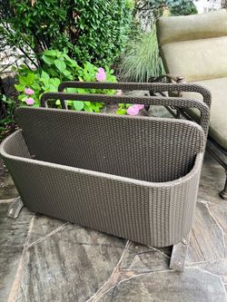 Outdoor Pool Storage Caddy Missing a screw