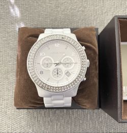 π Michael Kors- White w/ Crystals