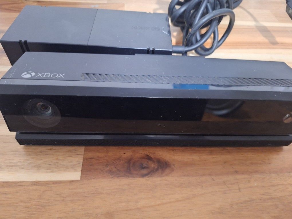 Used Kinect For Xbox One And Xbox One Power Block 