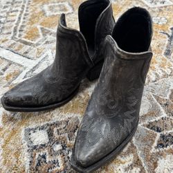 Ariat Dixon Bootie Naturally Distressed Black