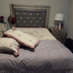 Queen Bedroom Set 