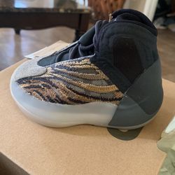 Yezzy QNTM Infants Ambtin