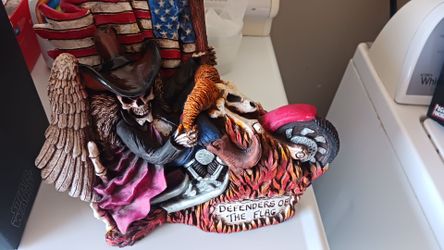 DEFENDERS OF THE FLAG STATUE