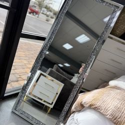 ✨ Luxury Glam Mirror 