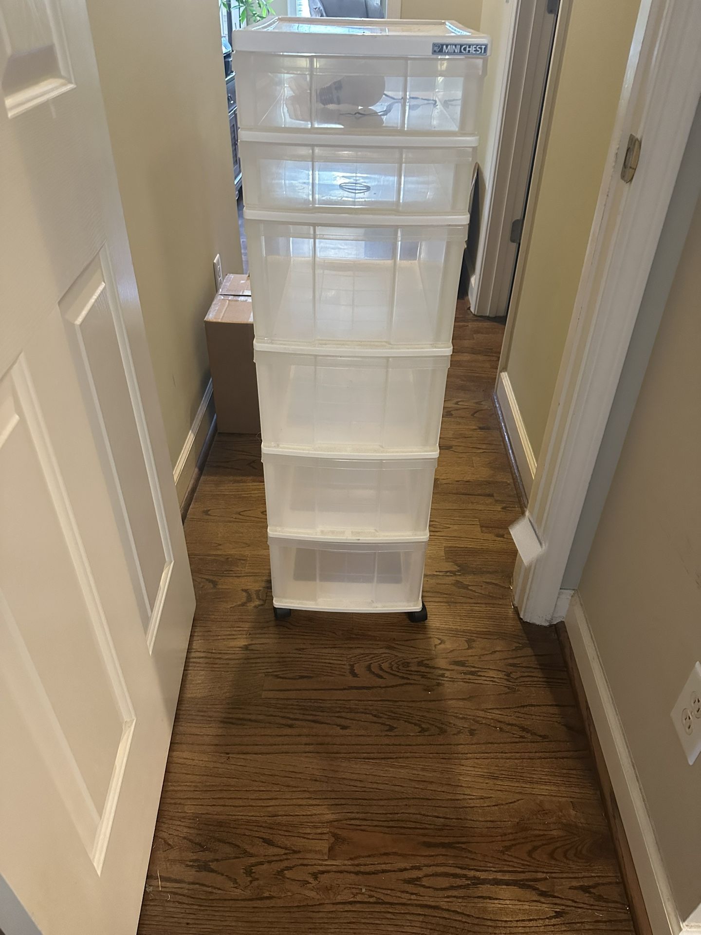 Filing cabinet On Wheels