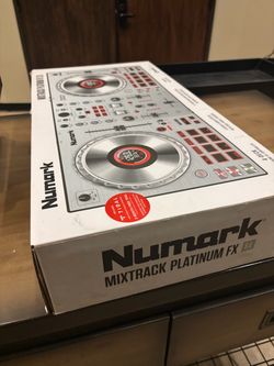 Numark Mixtrack Platinum FX SE DJ Controller