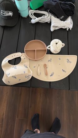 Mushie brand  baby feeding kit