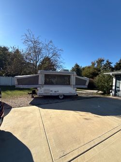 Fletwood pop up camper 2002