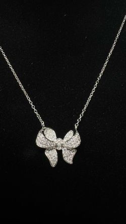 Bow necklace