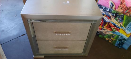 Lonnix Glam Nightstand