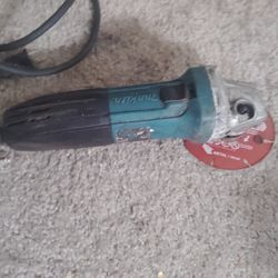 Makita 4 1/2 " Angle Grinder 