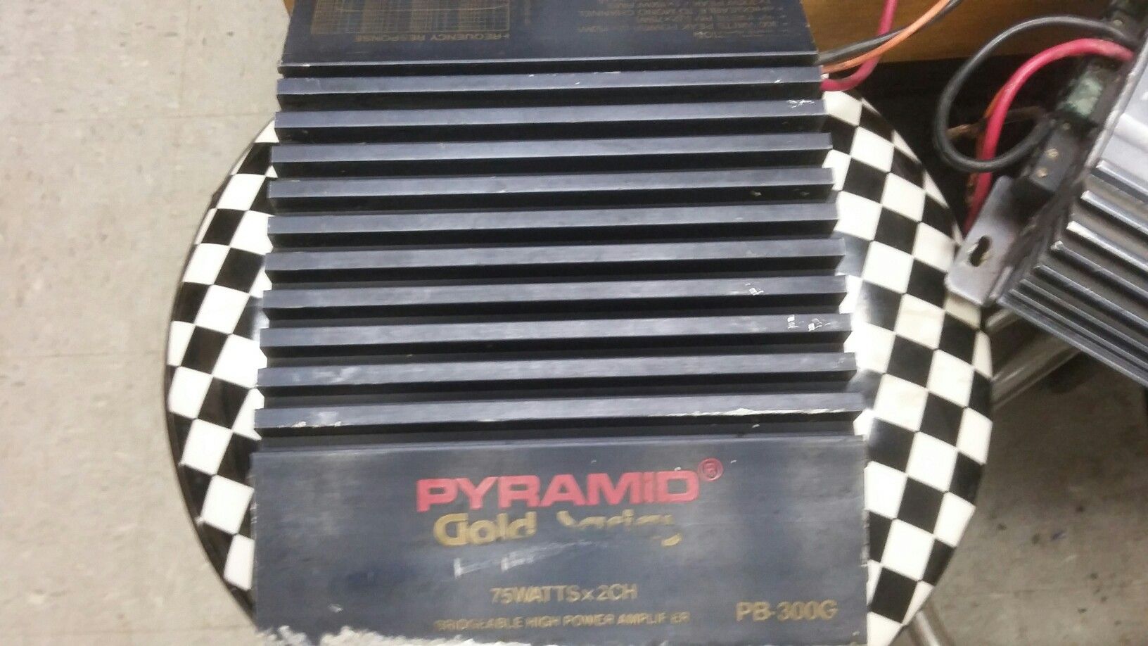 Pyramid Gold Series PB-300G Amplifier