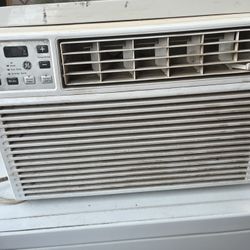 Window Unit Air Conditioner 