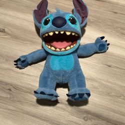  Disney Stitch Puppetronic by RealFX | Looks, Feels & Sounds Real! | Disney's Lilo & Stitch | Over 100 Action & Sounds | 18" High | Ages 6+