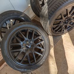 18inch New Tires Rims Black Rims No 700$