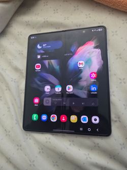 Galaxy fold z 3