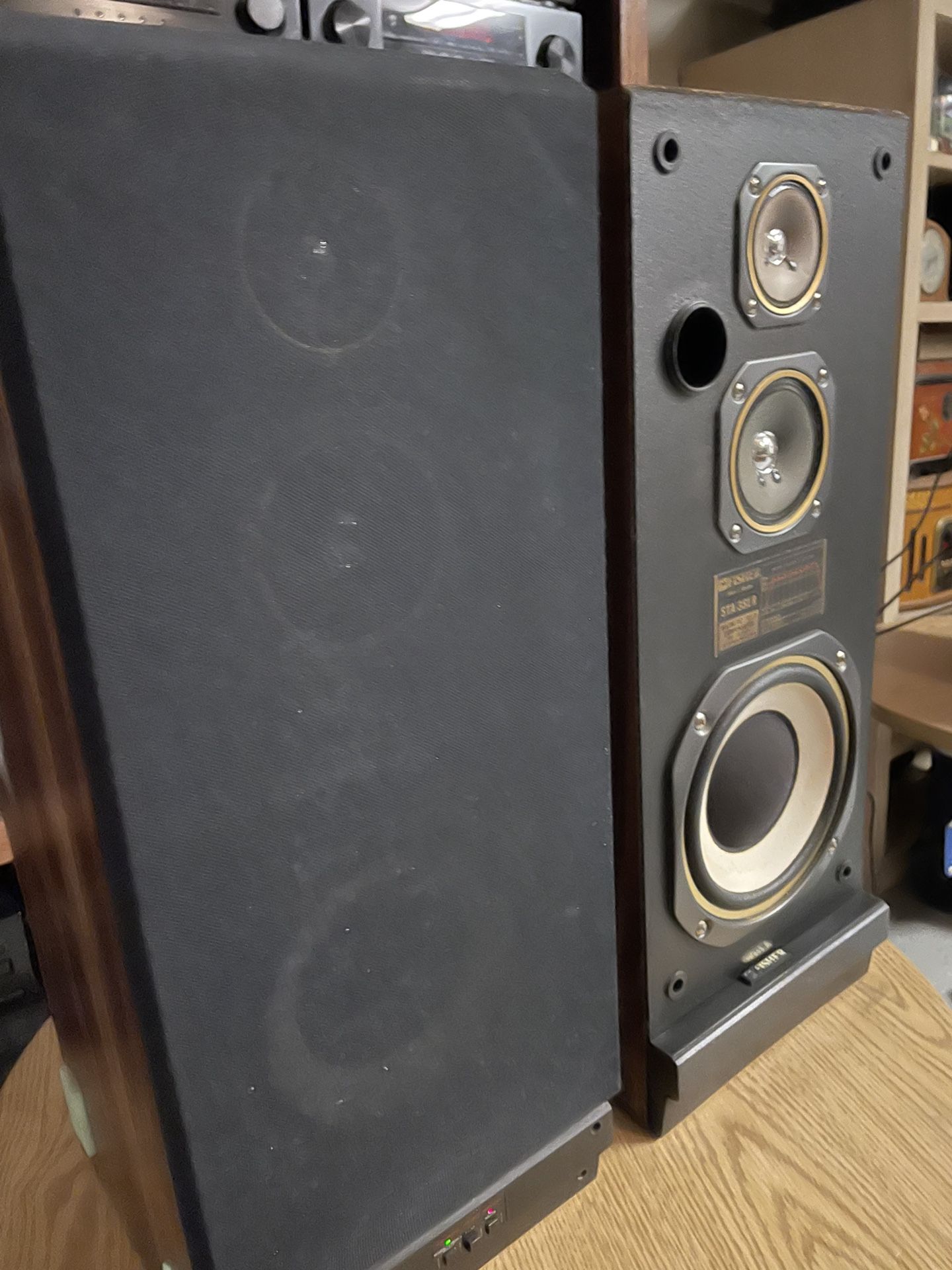 Fisher Sta-381l Amplified Speakers