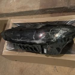 Driver/left Headlight