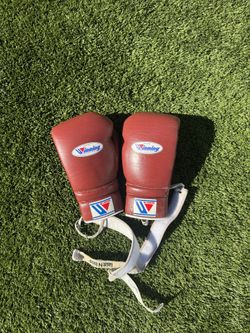 Winning Boxing Gloves 14 Oz
