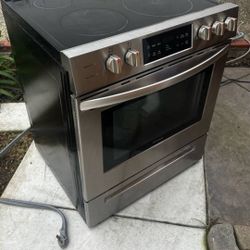 Frigidaire, Electric Stove Stainless Steel, 5 Burners