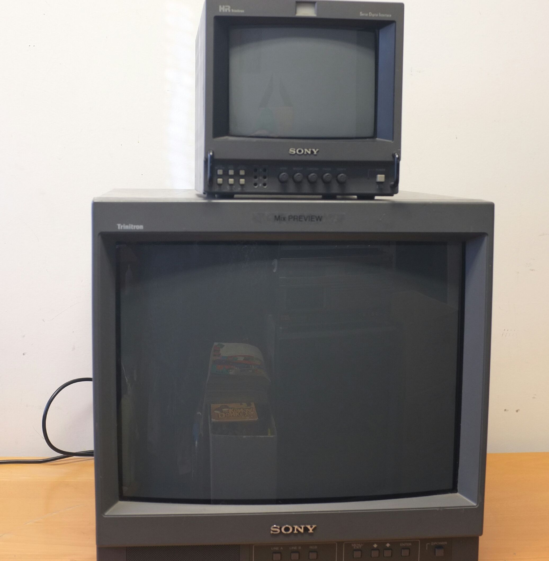Retro crt video monitors & tv's Sony NEC Toshiba