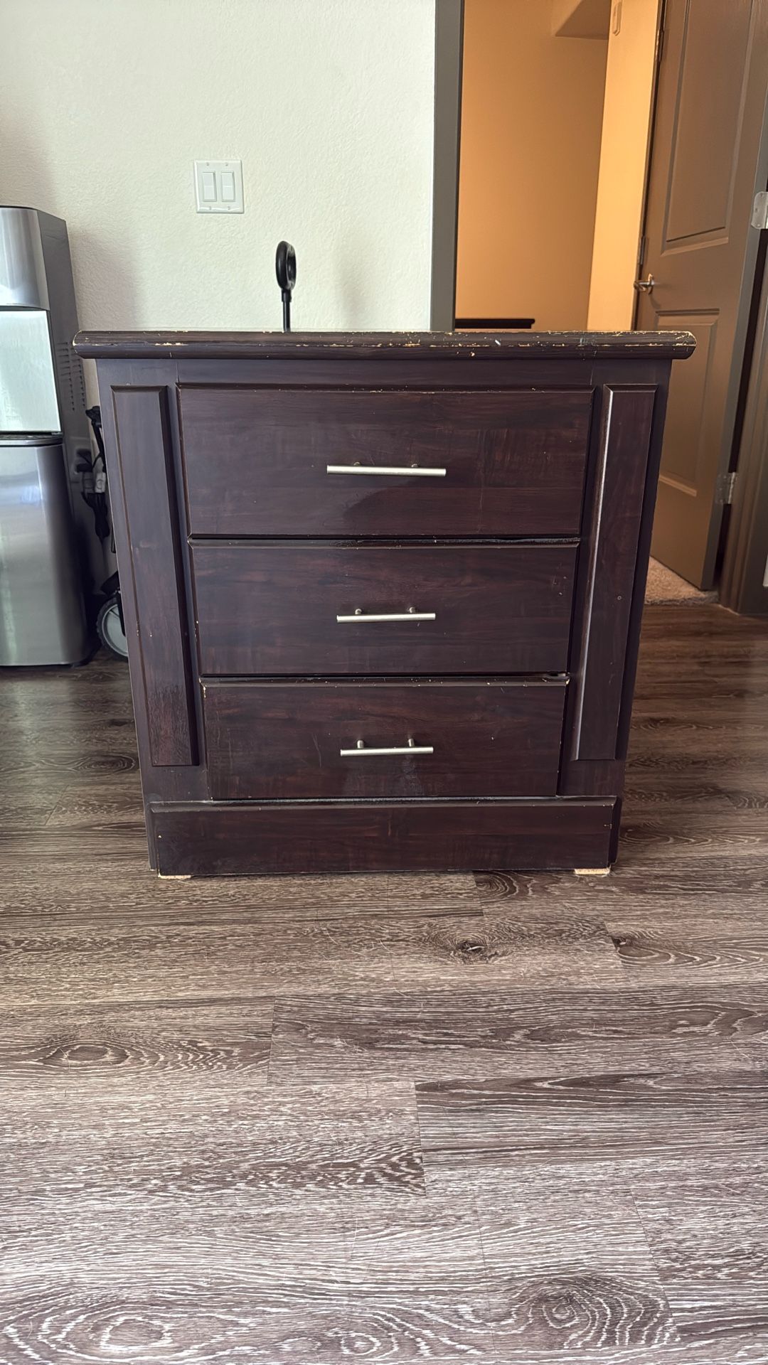 Nightstand/Dressers