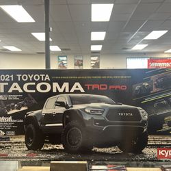 Kyosho Toyota Tacoma TRD Pro 1/10 4WD RC Truck