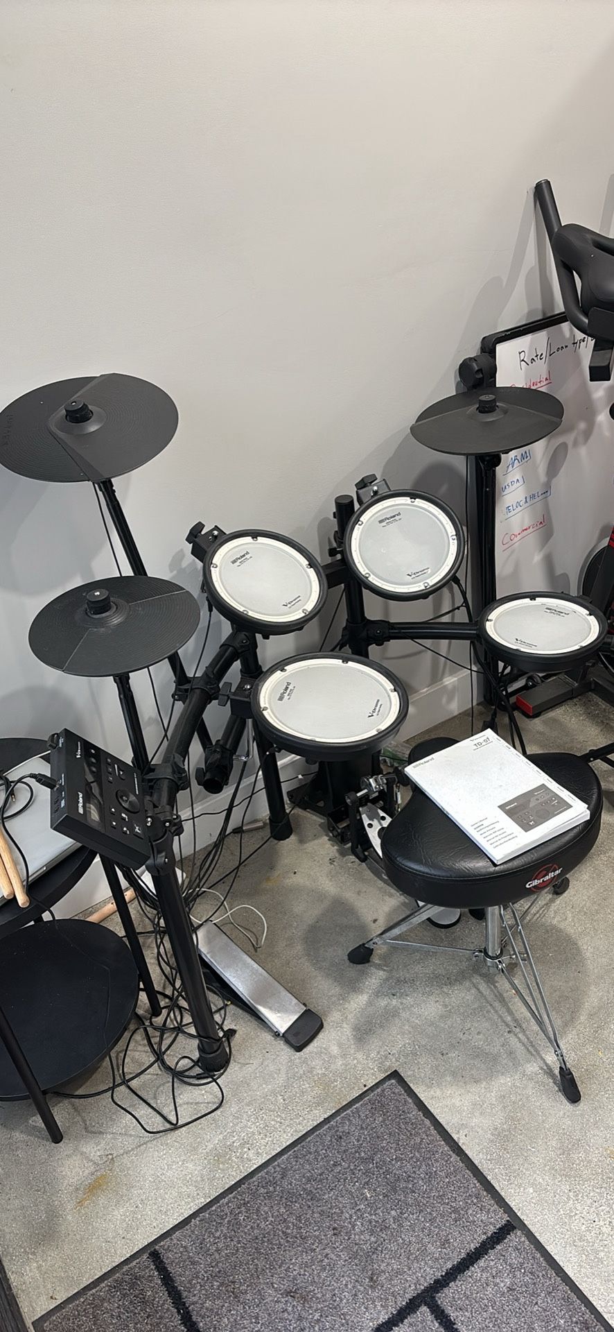 Roland TD-07KV V-Drums Electronic Drum Set.