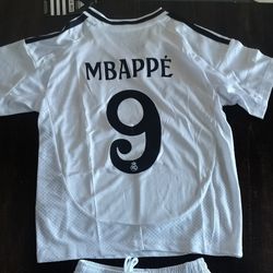 REAL MADRID MBAPPE JERSEY PARA NIÑOS/KID SIZES