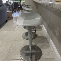 3 Bar Stools 