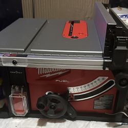 Milwaukee M18 Fuel Table Saw With One Key