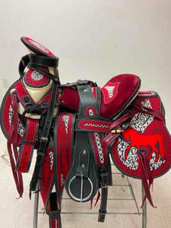Montura charra bordada