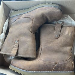 UGG Kids Redwood 1005134K Boot, Big Kid's Size 5, Chestnut Brown 