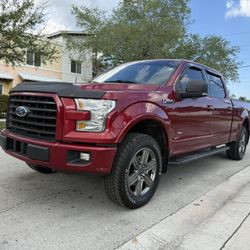 2017 Ford F150 XLT SuperCrew Cab Long Bed 