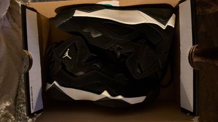 Jordan true flights 4y / Nike air max  7 women
