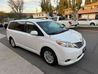 2012 Toyota Sienna XLE