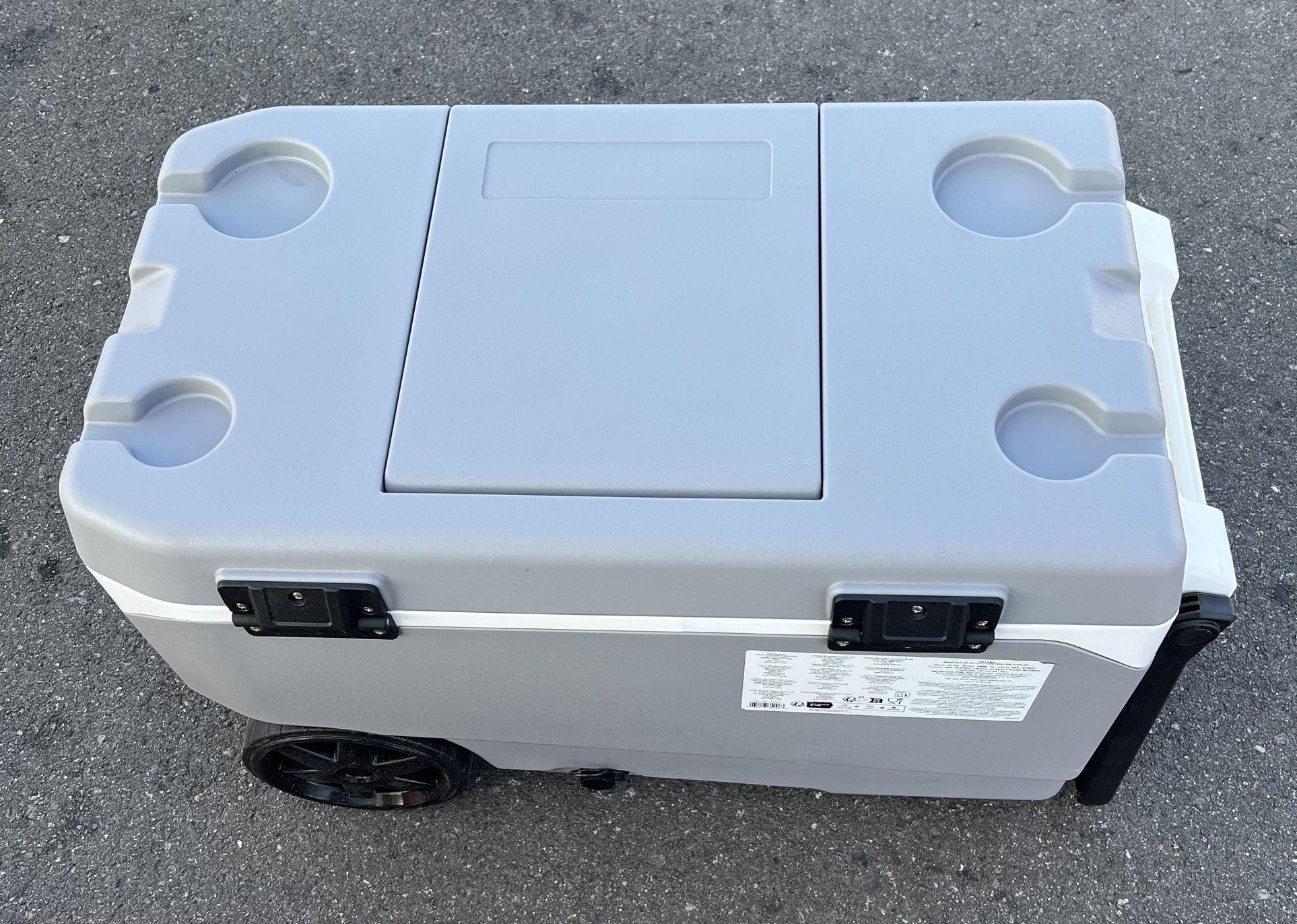 Igloo MaxCold Latitude 90-quart Roller Cooler