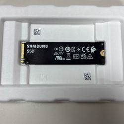 SAMSUNG 256GB NVMe Gen 4 SSD