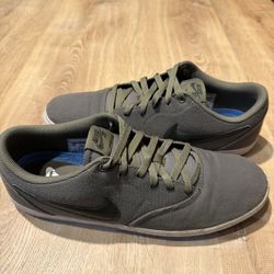 Nike SB RARE Check Solarsoft Skateboard olive low top 843896-202 Men Size 12 