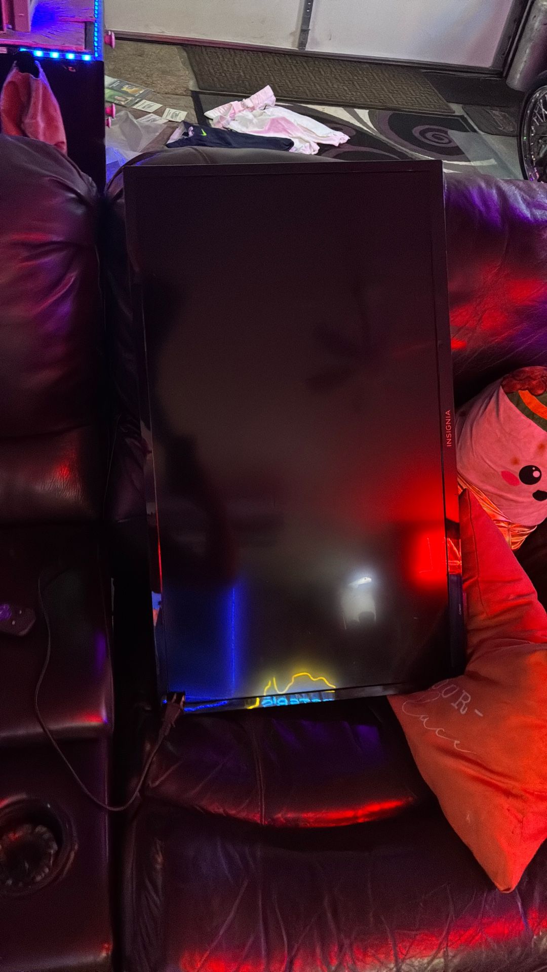 Insignia LCD 27 Inch Color Tv