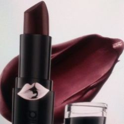 Wine Color Lipstick. Wt&Wld Original Brand. New!! Firm Price!!