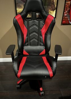 Desk / Gaming Chair