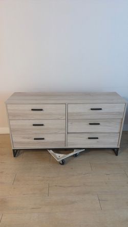 Dresser