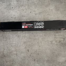 Heise Slimline Series 32-inch Universal Mount LED Lightbar (model HE-SL32