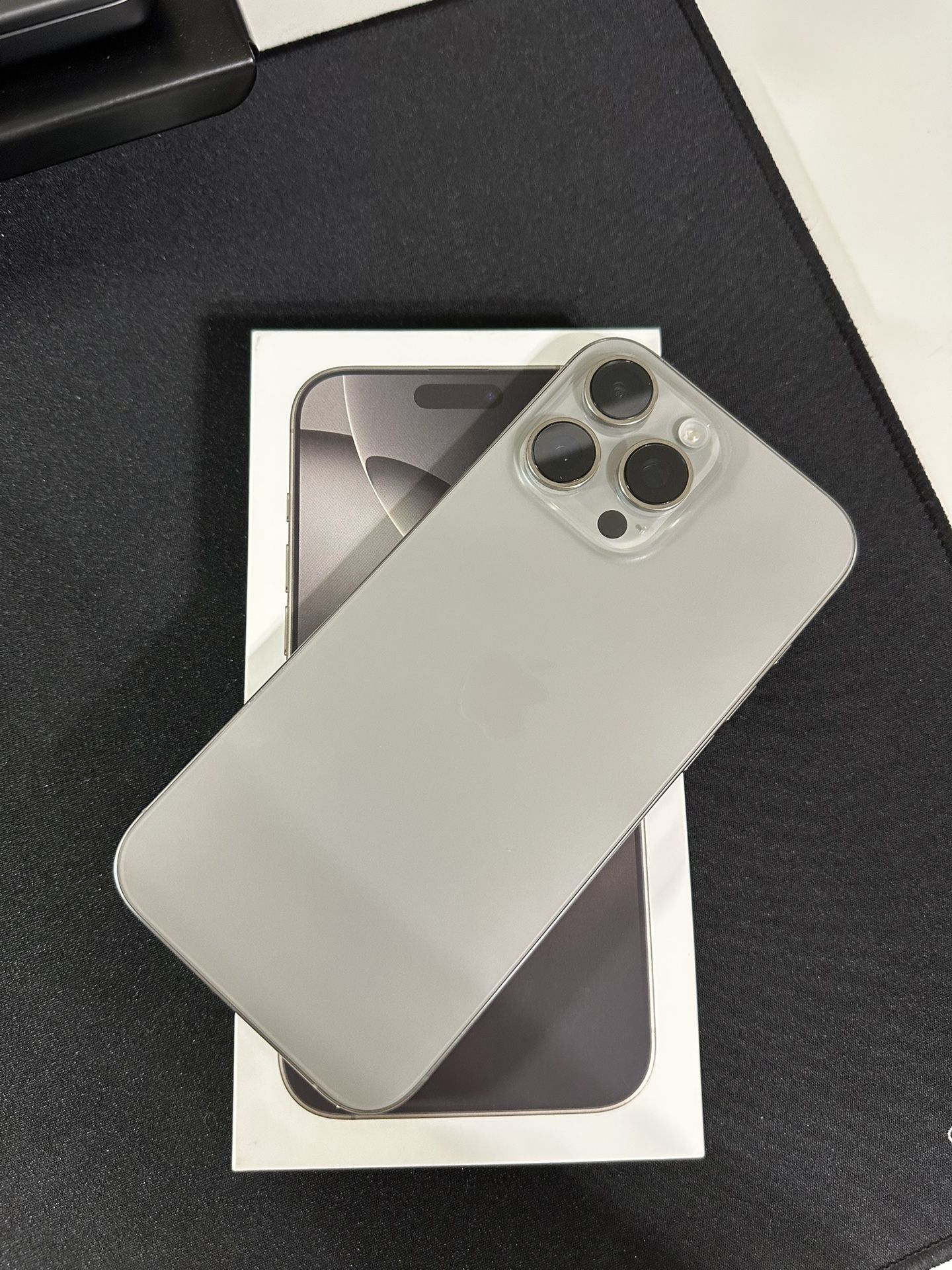 iPhone 16 Pro Max 512GB Natural Titanium