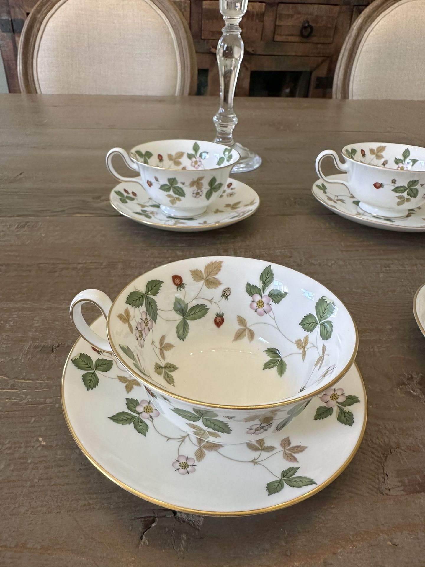 Wedgwood Wild Strawberry Bone China Dinner Service