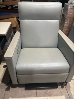 Heavy-duty recliner chairs