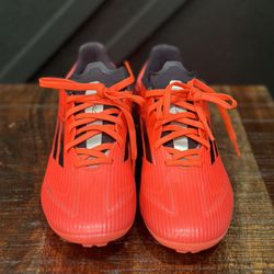 Pink F50 Soccer Cleats Kids Size 6 1/2. Like New